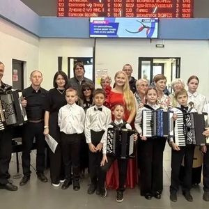 Поздравили с Днём пожилого человека пассажиров Автовокзала